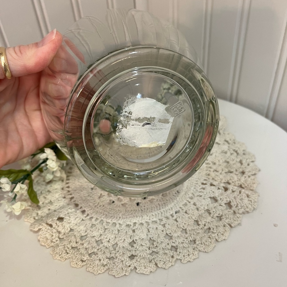 Vintage Anchor Hocking glass bowl - Picture 3 of 5